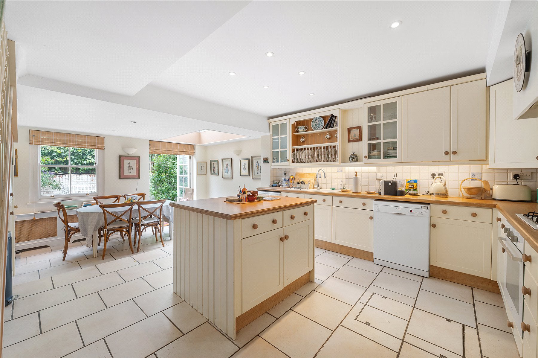 4 bedroom terraced house for sale 0