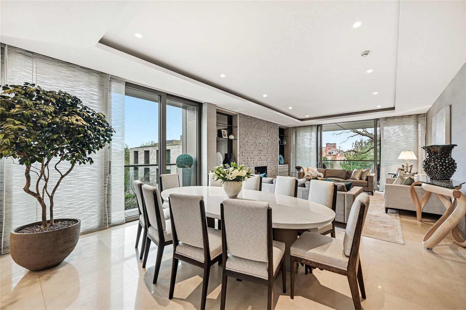 4 bedroom flat for sale 0