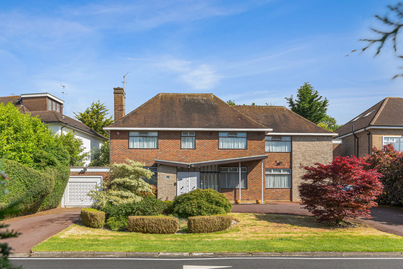 5 bedroom detached house for sale 0