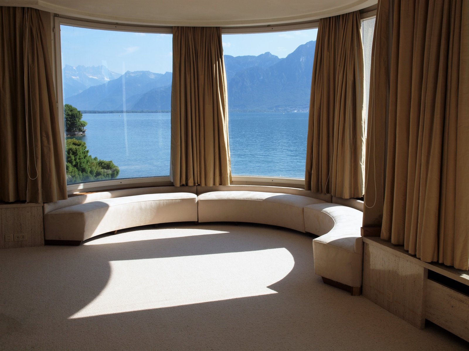 Photos of La TourDePeilz, 1814 La TourDePeilz, Switzerland