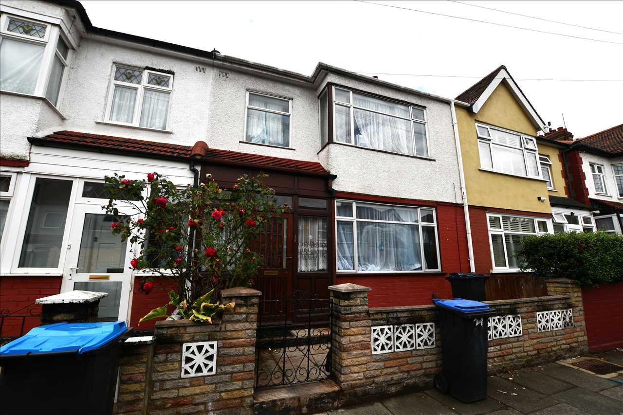21, Clarendon Road, London photo 2