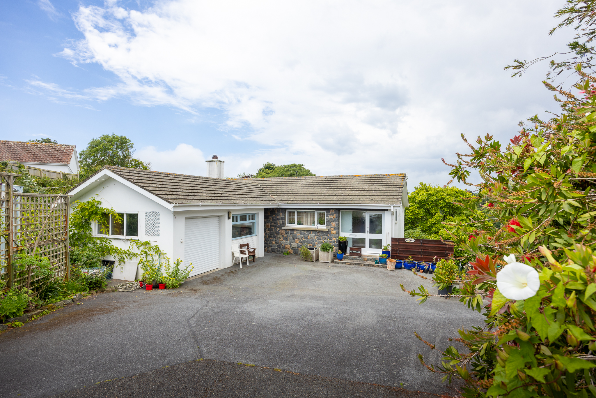 5 bedroom detached house for sale 0