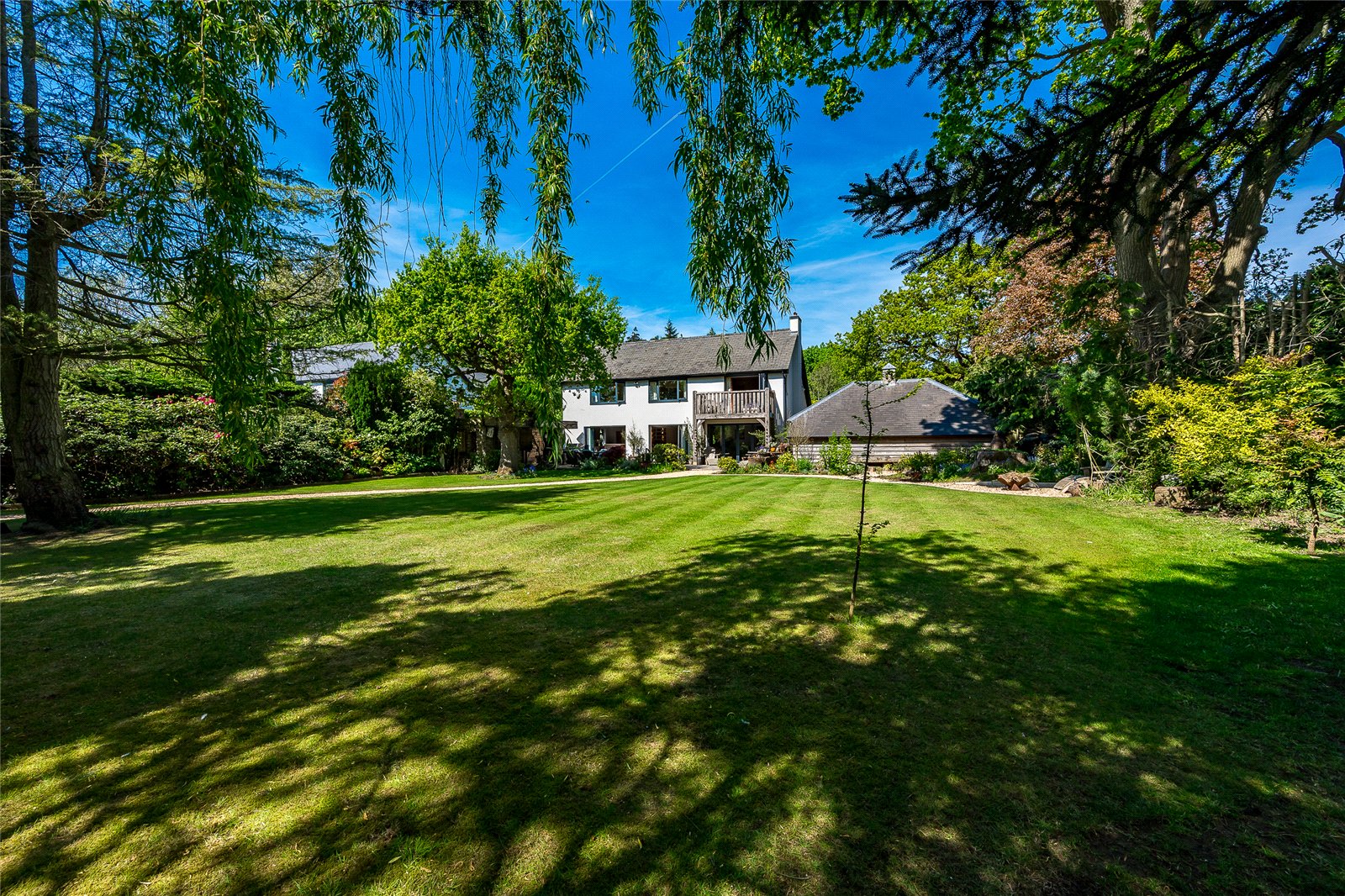 8 bedroom detached house for sale