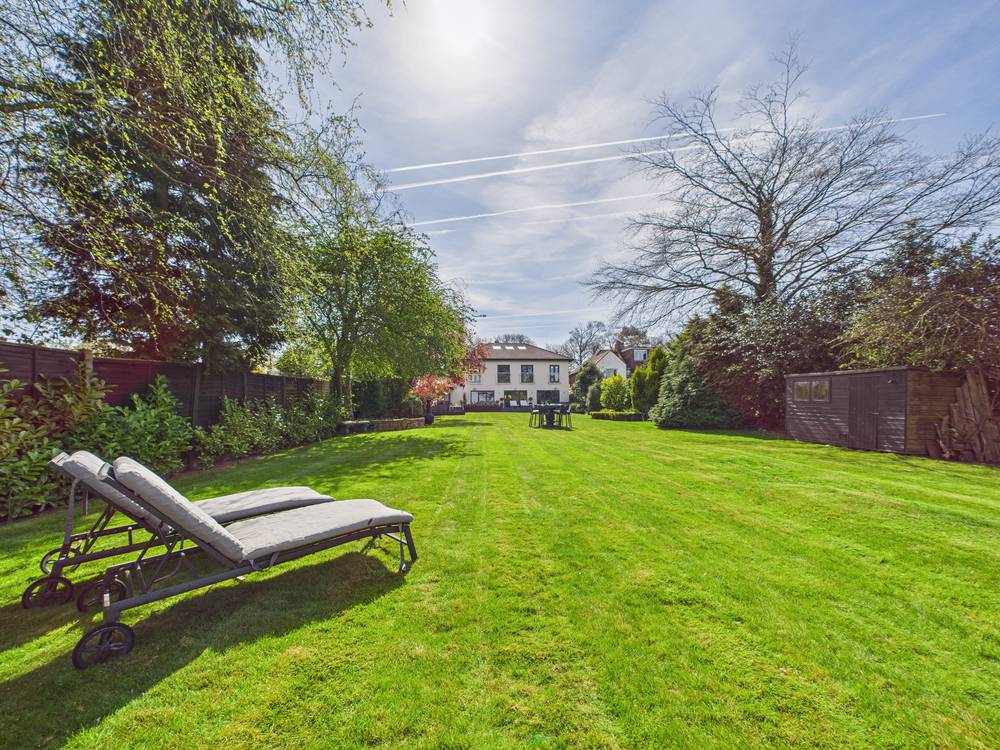 5 bedroom detached house for sale 0