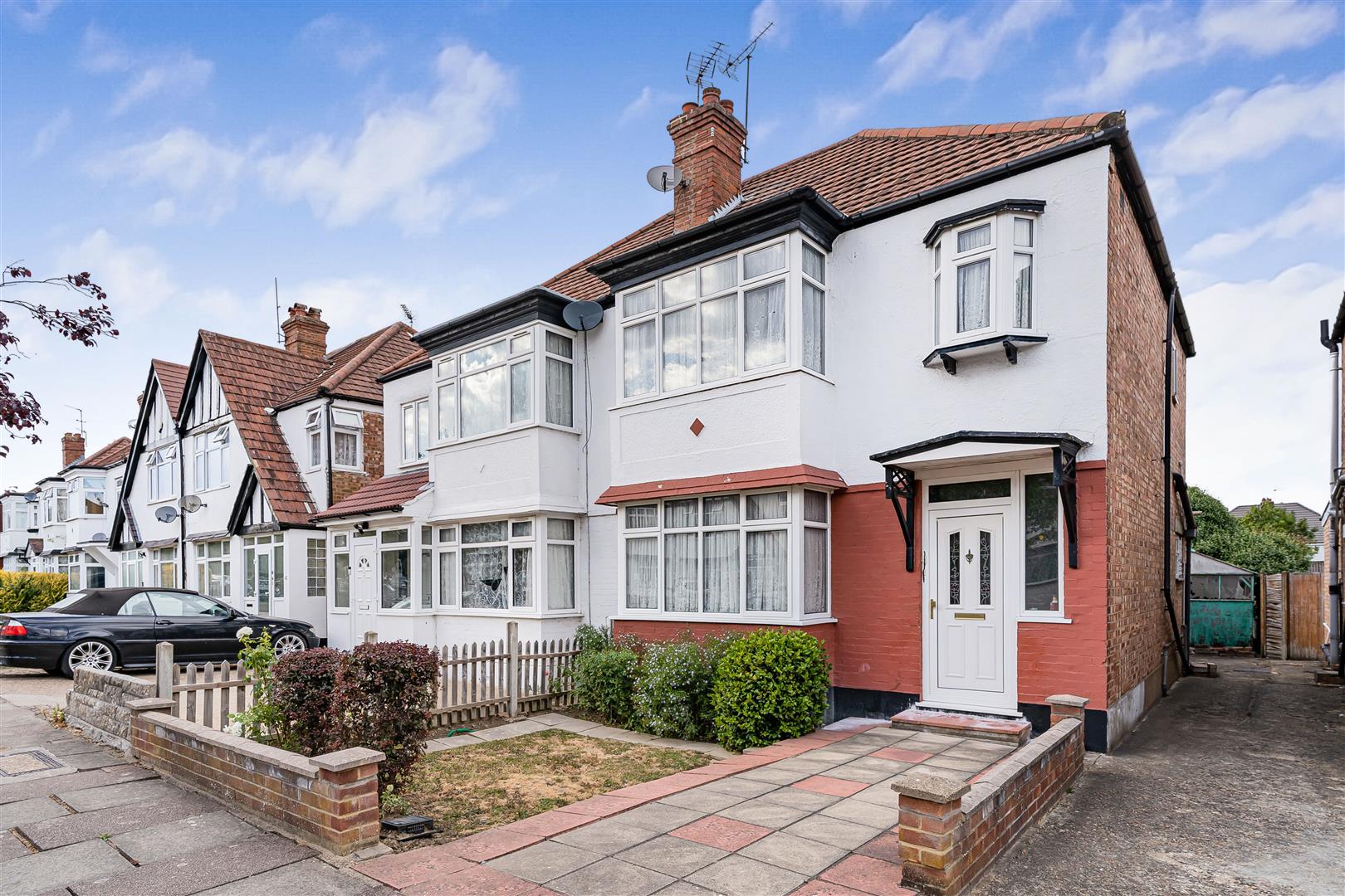 3 bed semi-detached house for sale