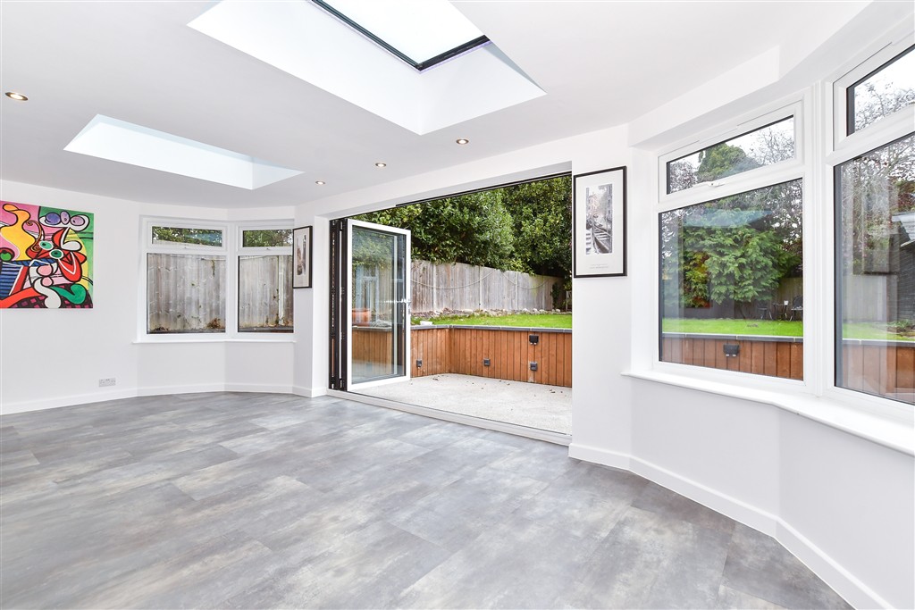 4 bedroom detached house for sale 0