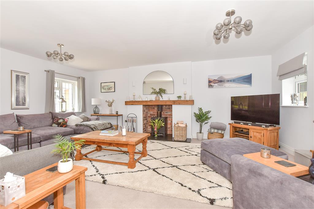 4 bedroom detached house for sale 0
