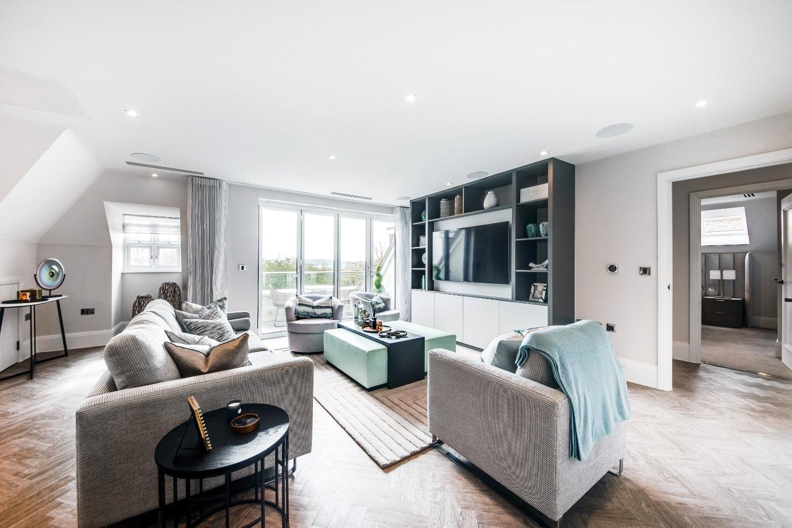 3 bedroom flat for sale 0