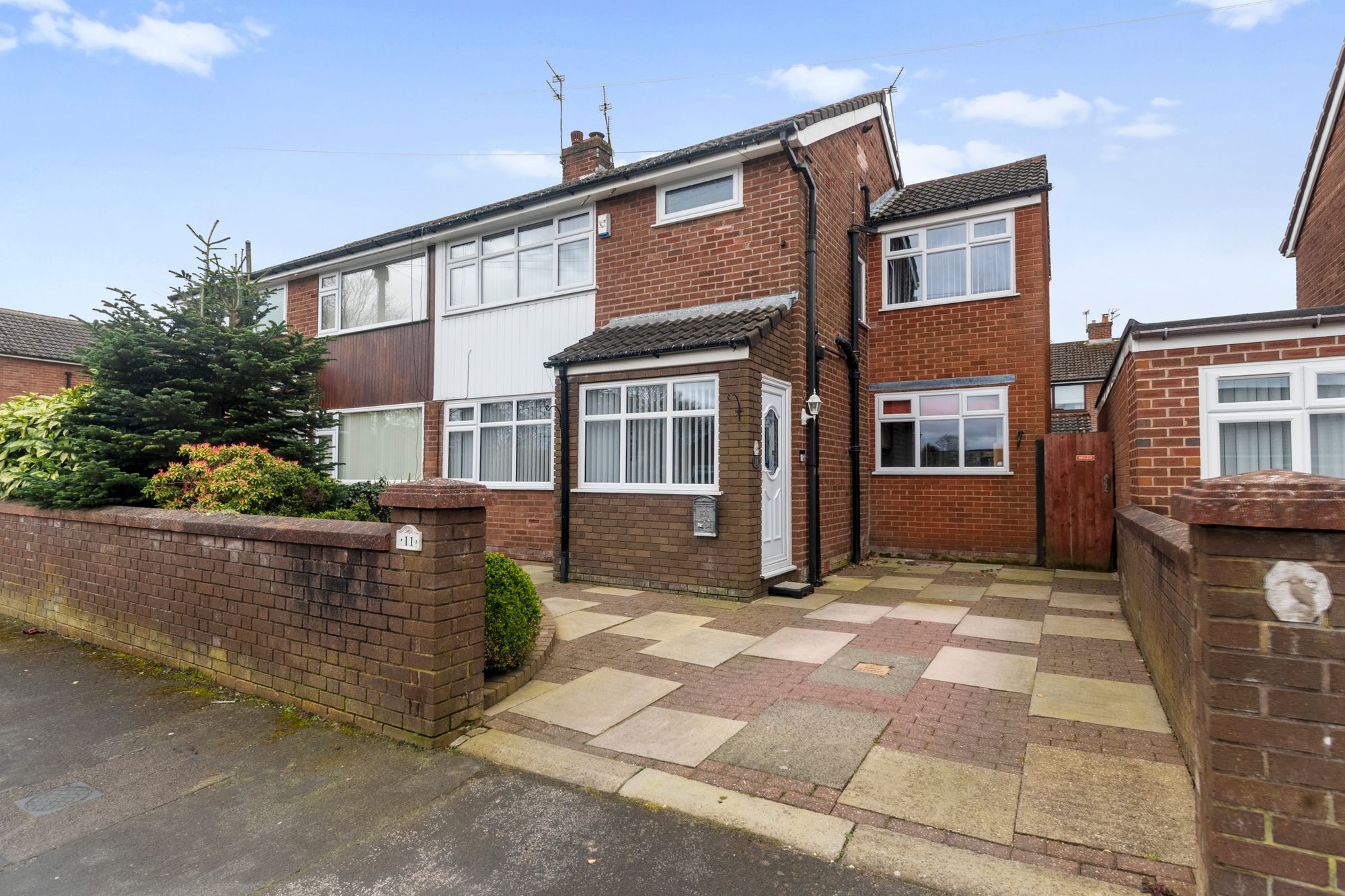 11 Deepdale Drive, Prescot photo 2