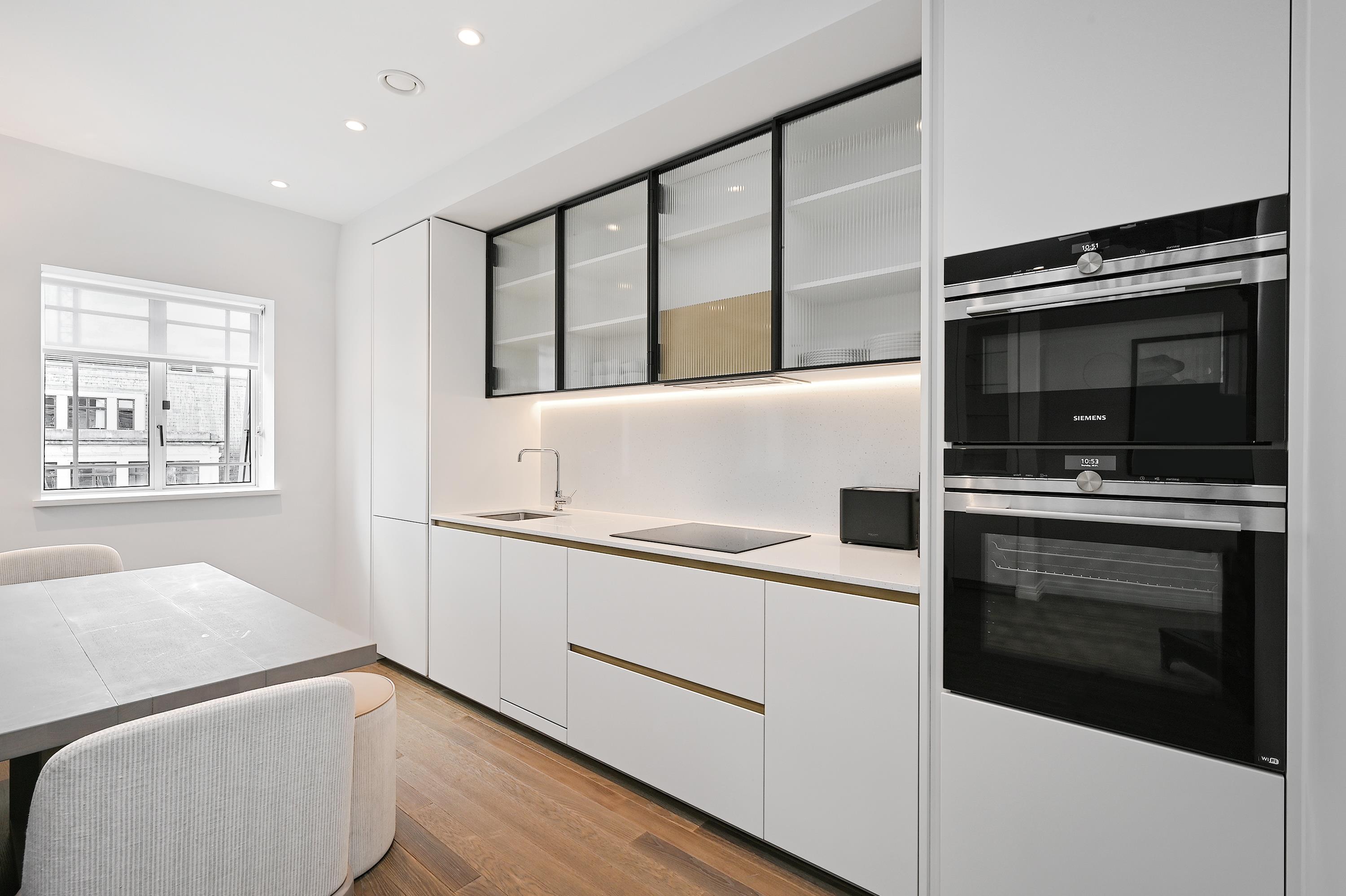 11, Little Portland Street, London photo 4
