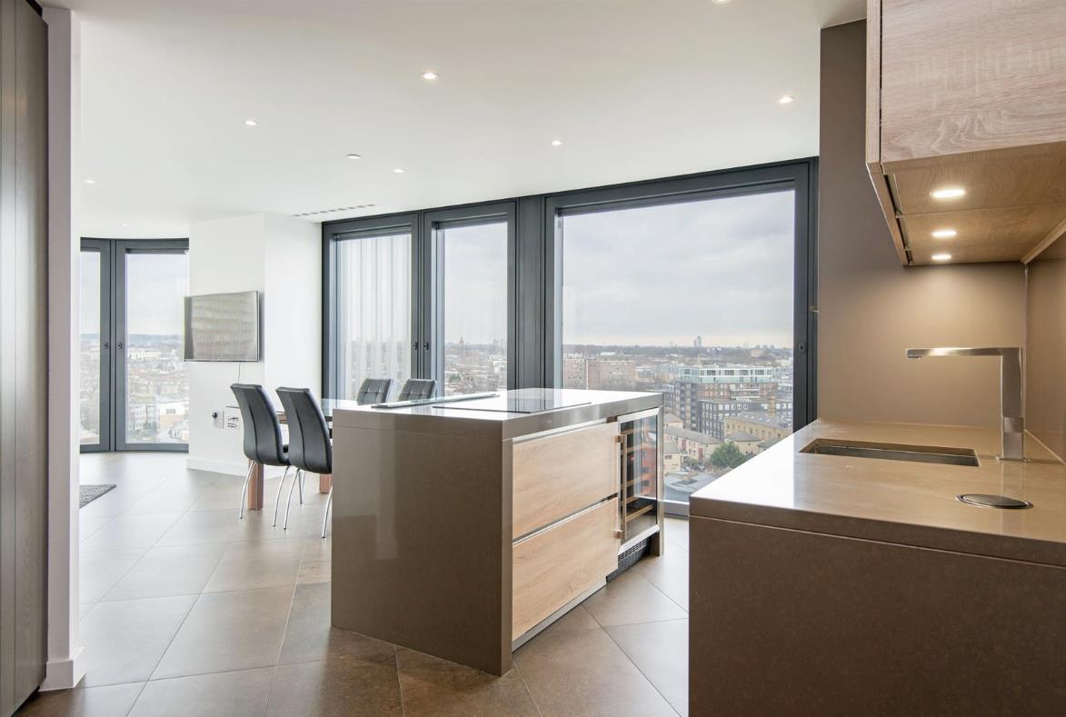 3 bedroom flat for sale 0