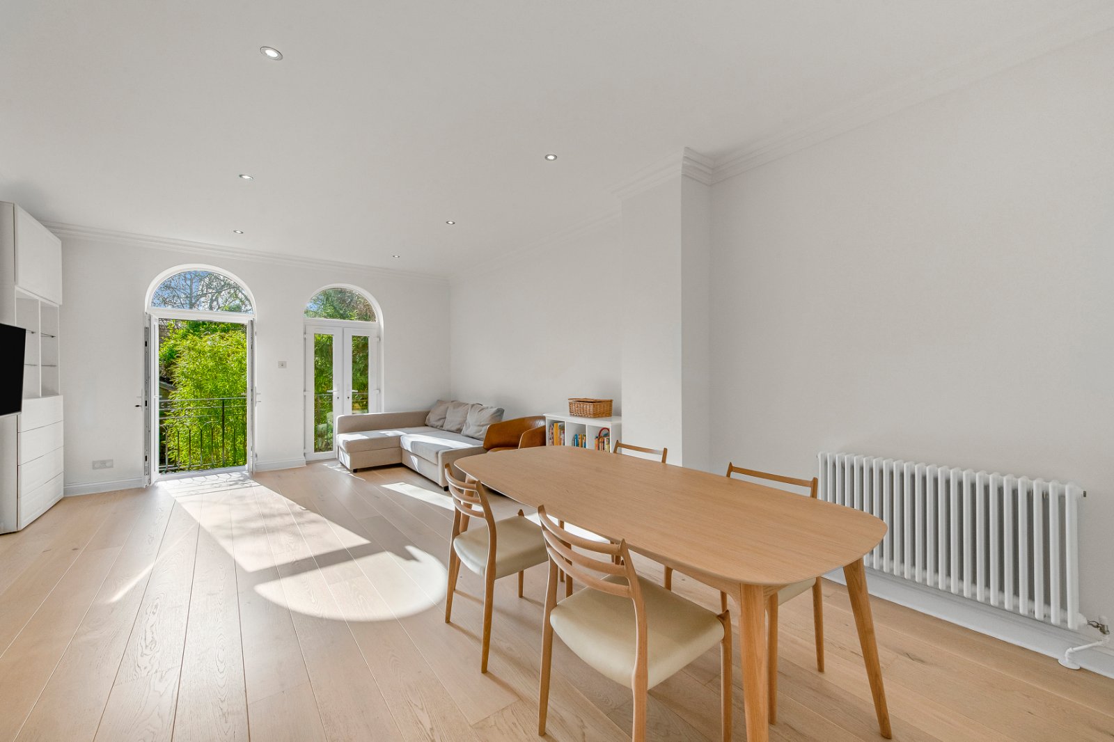 3 bedroom maisonette for sale 0