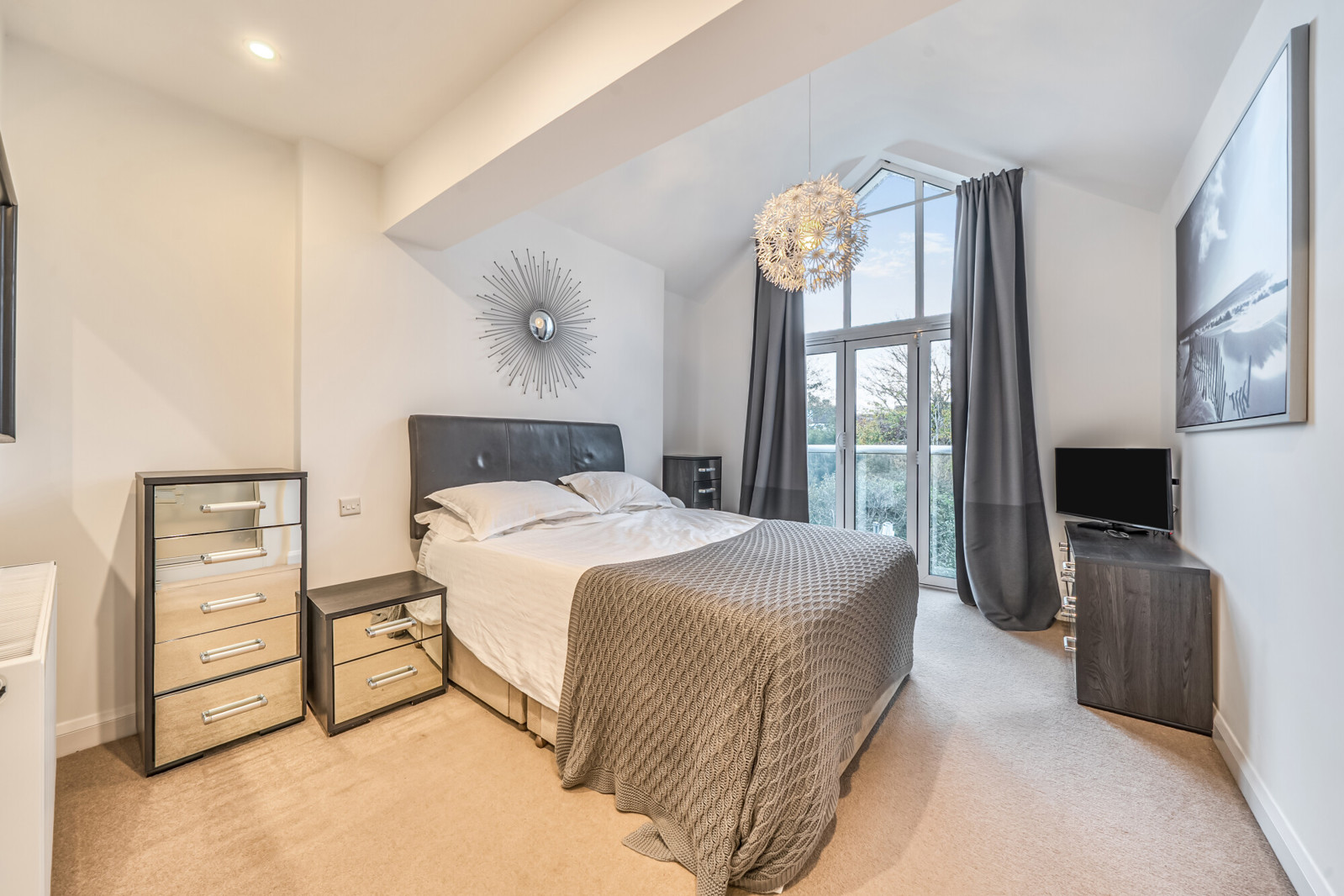 5 bedroom detached house for sale 0