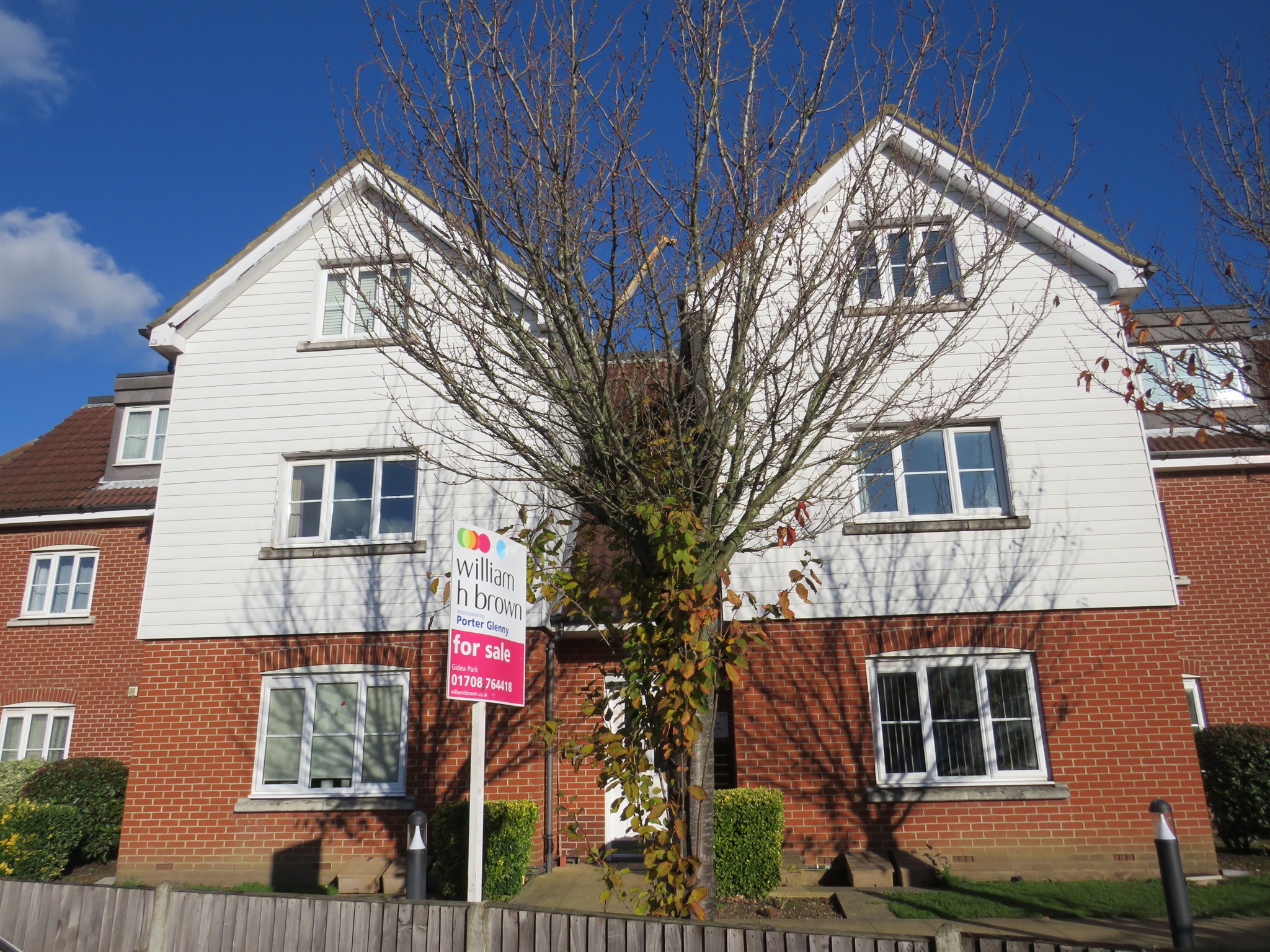 2-bed flat on Flat10, Pemberley Apartments, 9, Gillian Crescent, Romford, £102,000