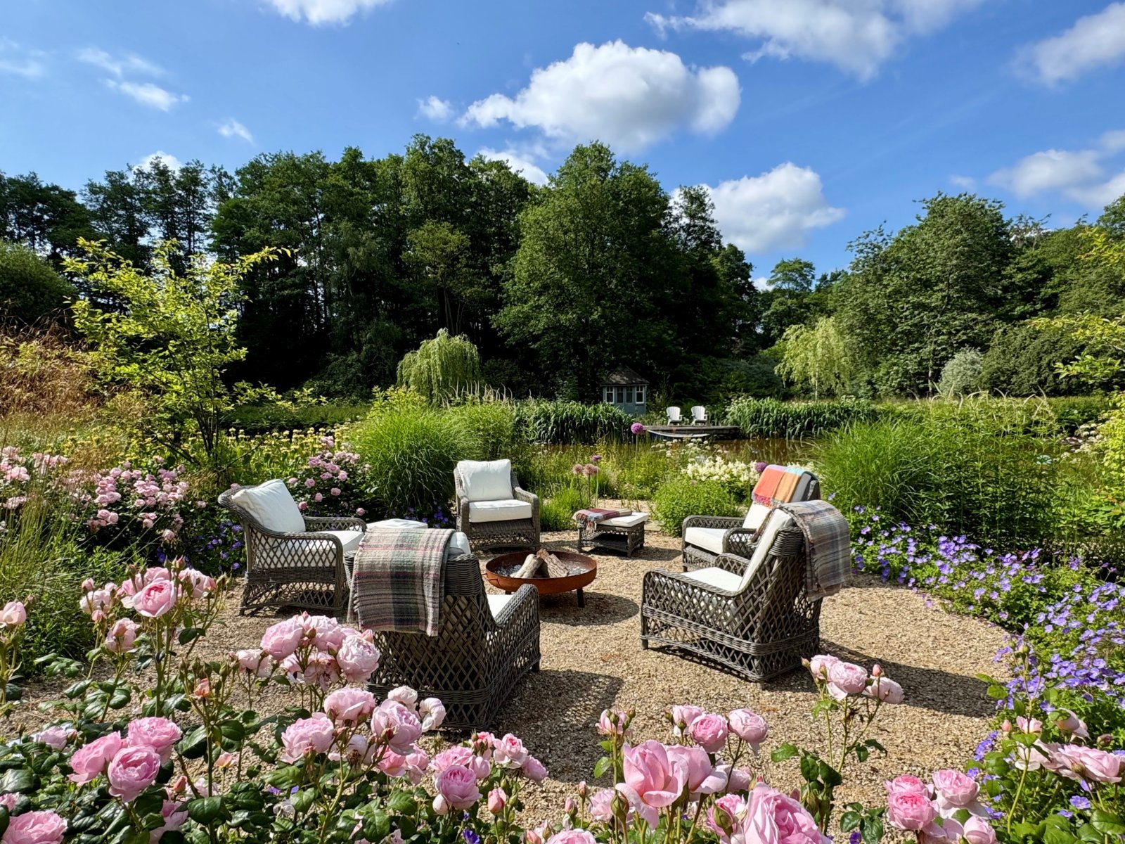 6 bedroom detached house for sale 0