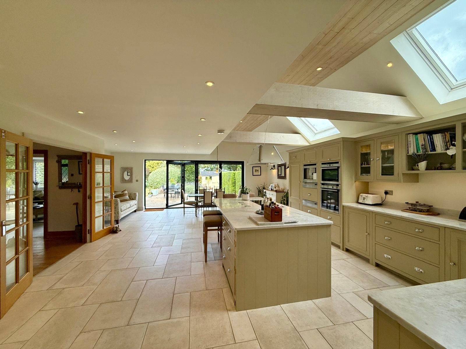 4 bedroom detached house for sale 0