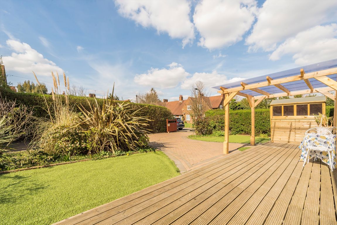 5 bedroom property for sale 0