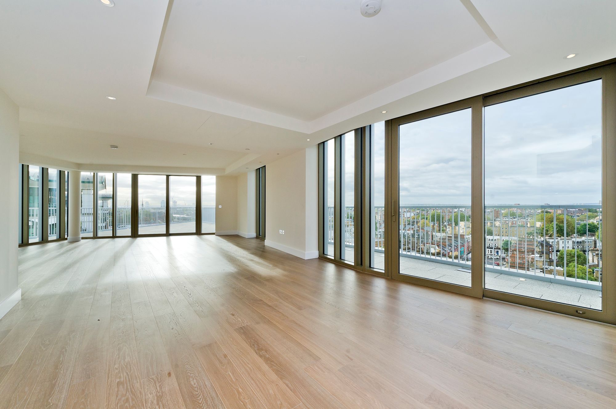 3 bedroom flat for sale 0