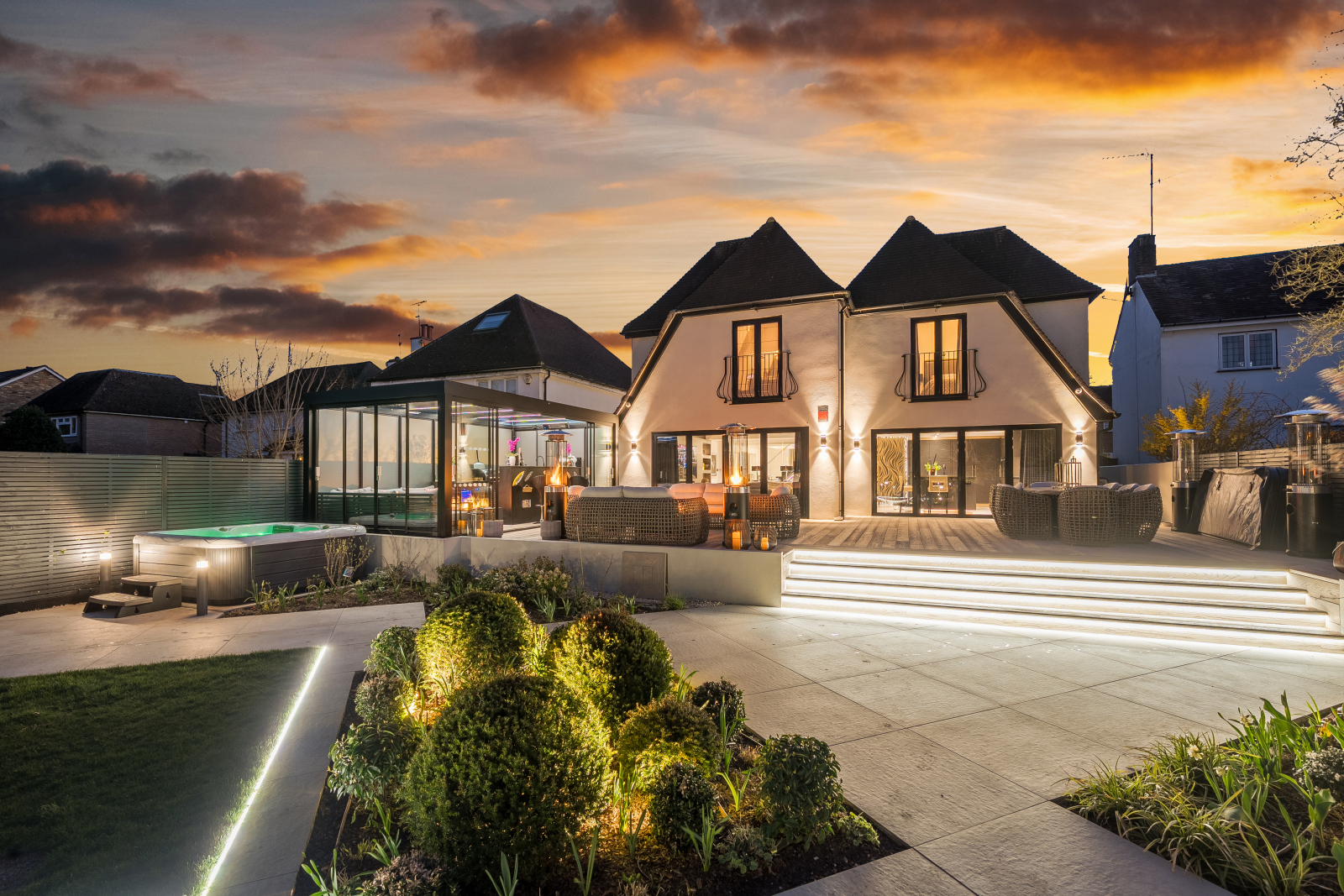 5 bedroom detached house for sale 0