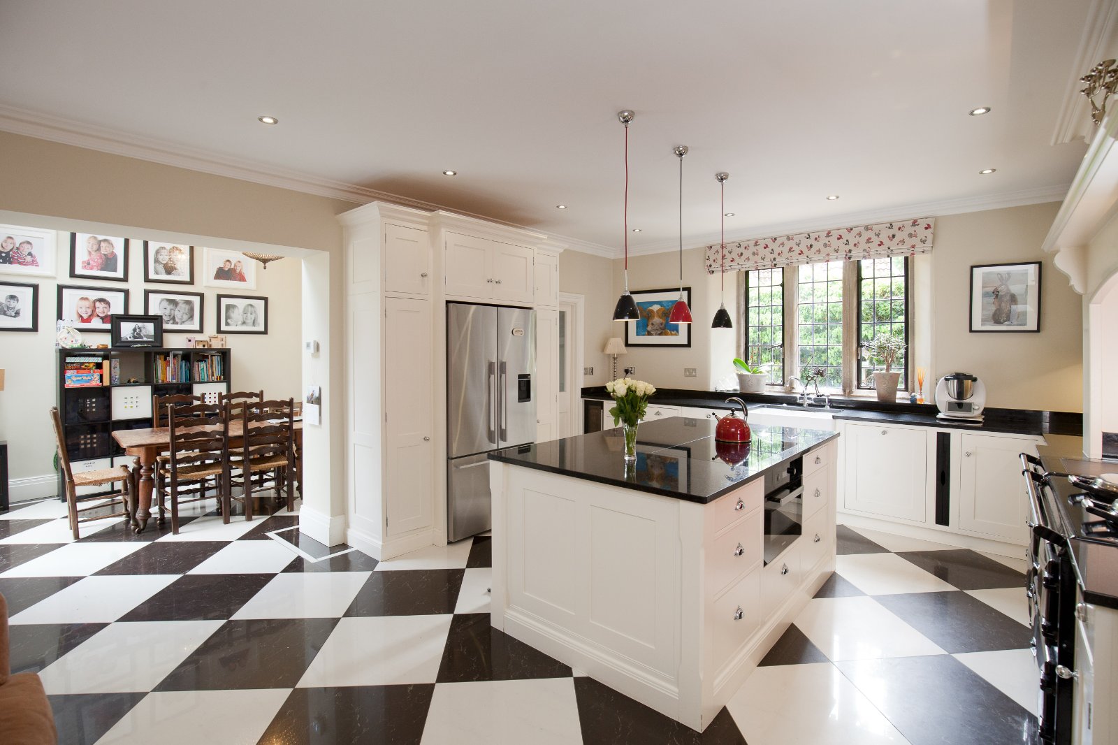 6 bedroom detached house for sale 0