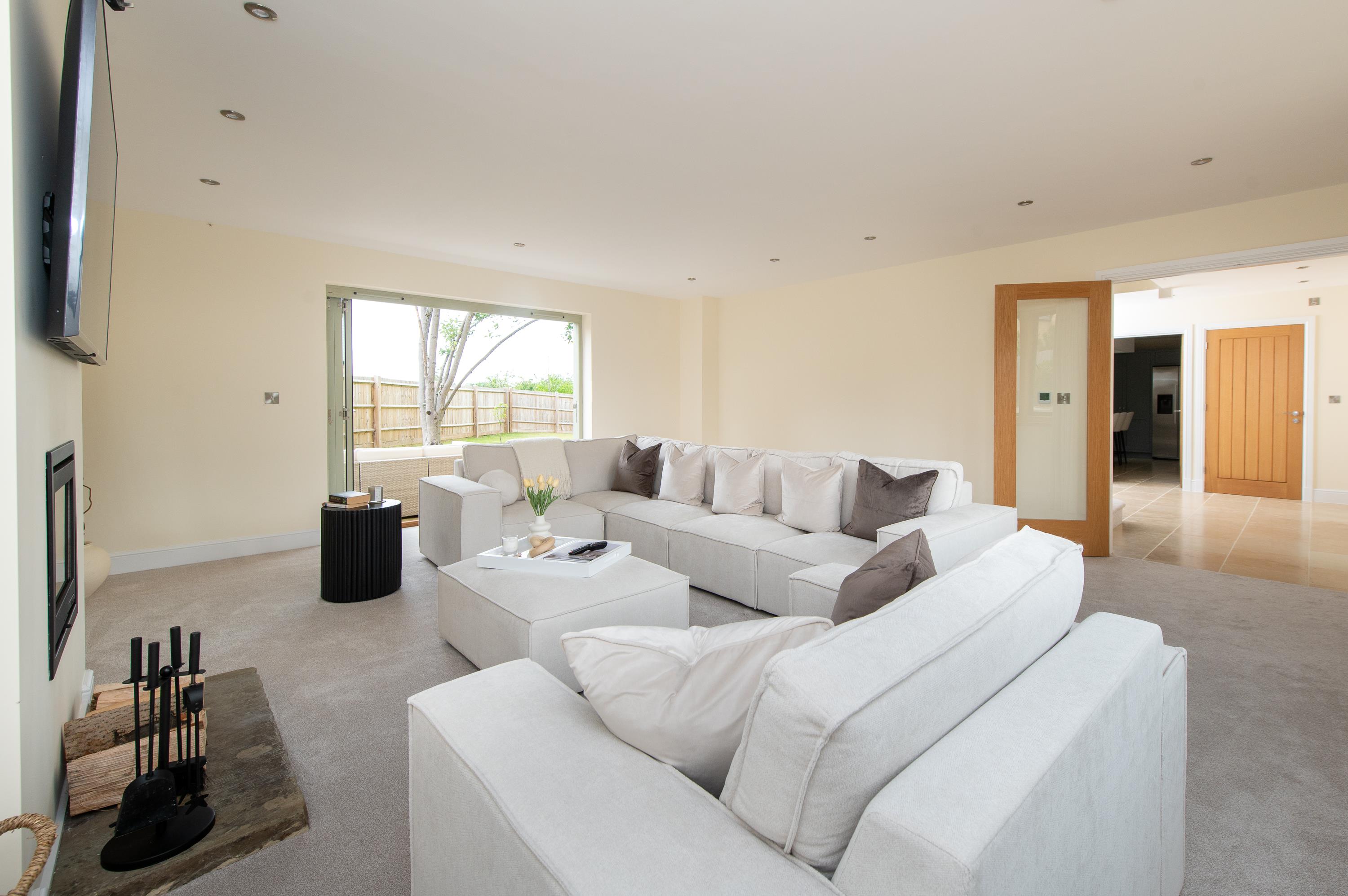 5 bedroom detached house for sale 0