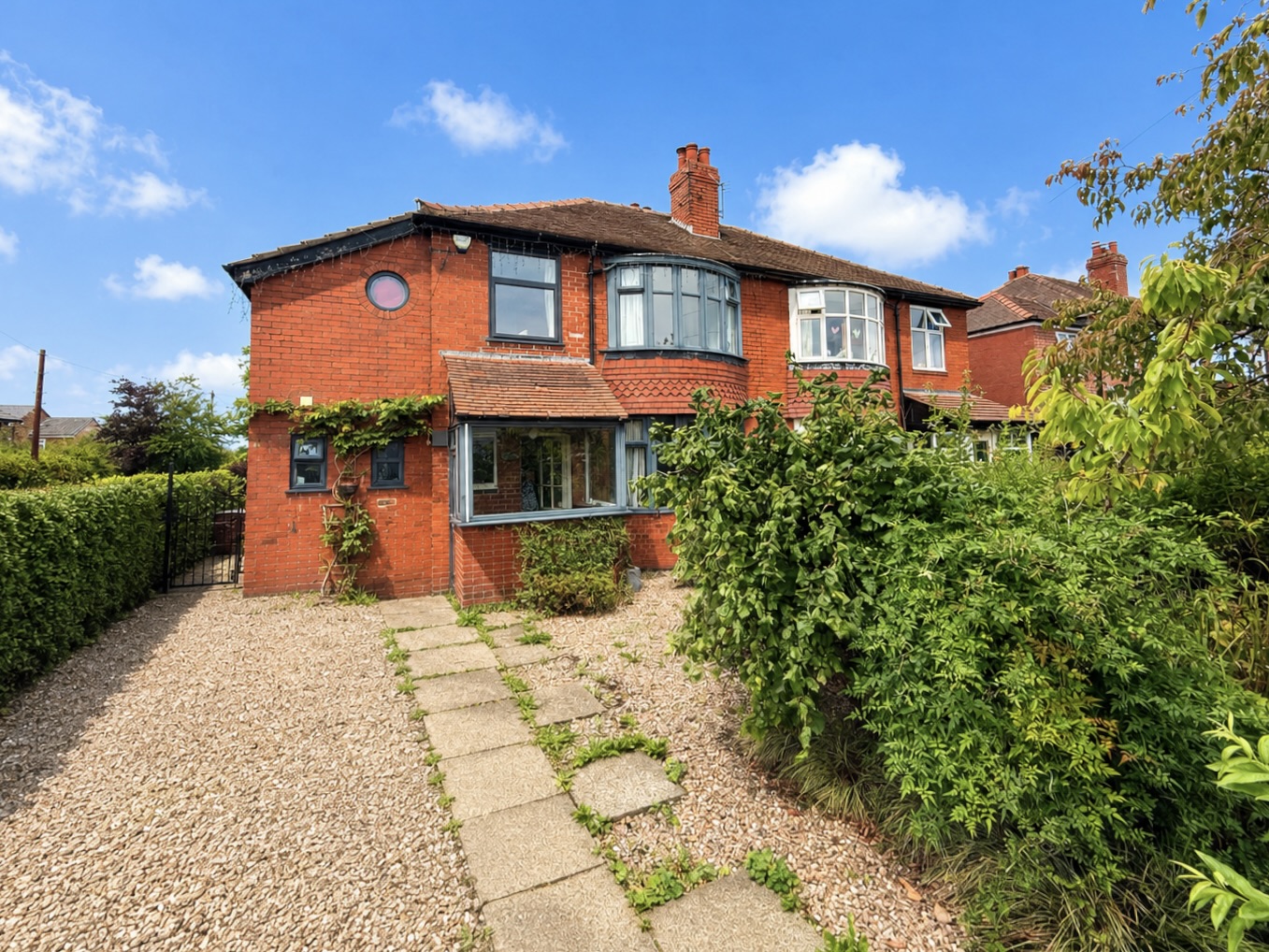 4 bed semi-detached house for sale