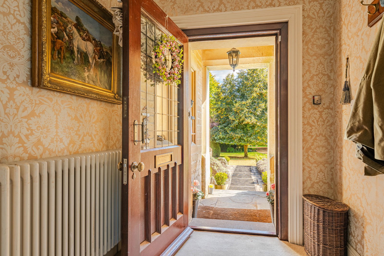 6 bedroom detached house for sale 0