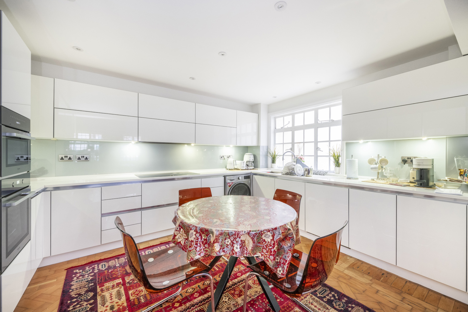 4 bedroom flat for sale 0