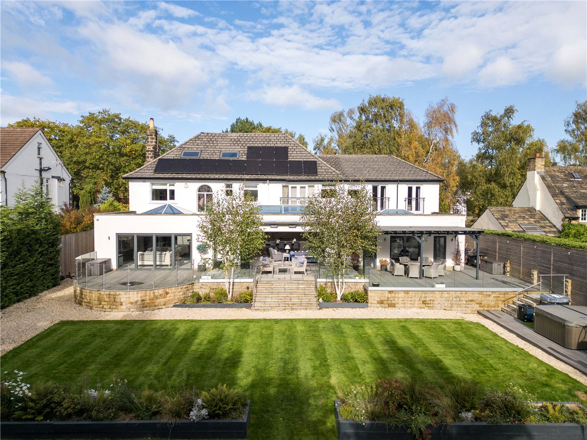 6 bedroom detached house for sale 0