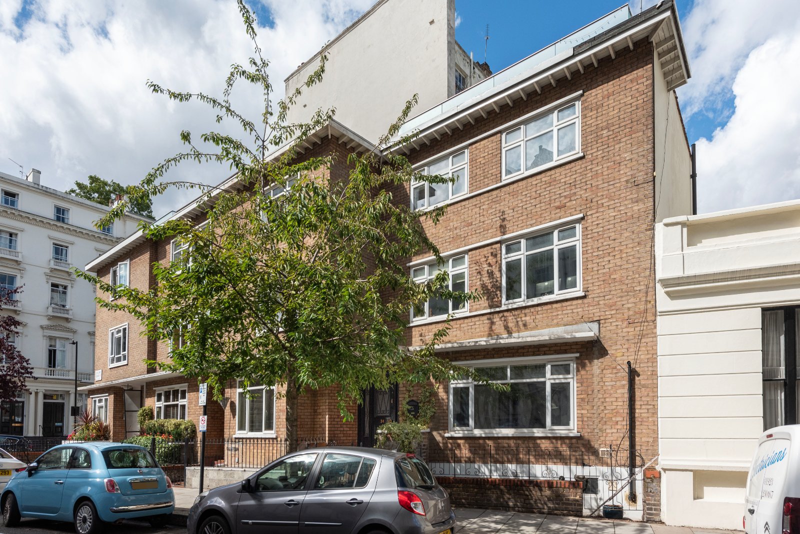 5 bedroom detached house for sale 0