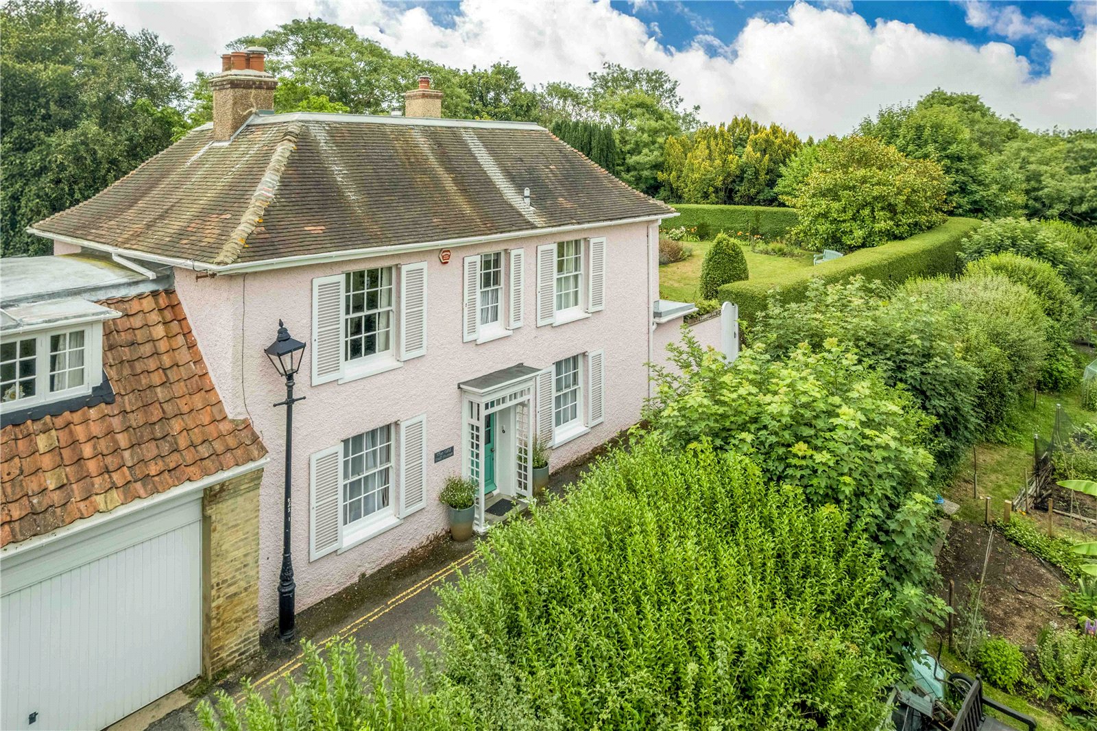 5 bedroom detached house for sale 0