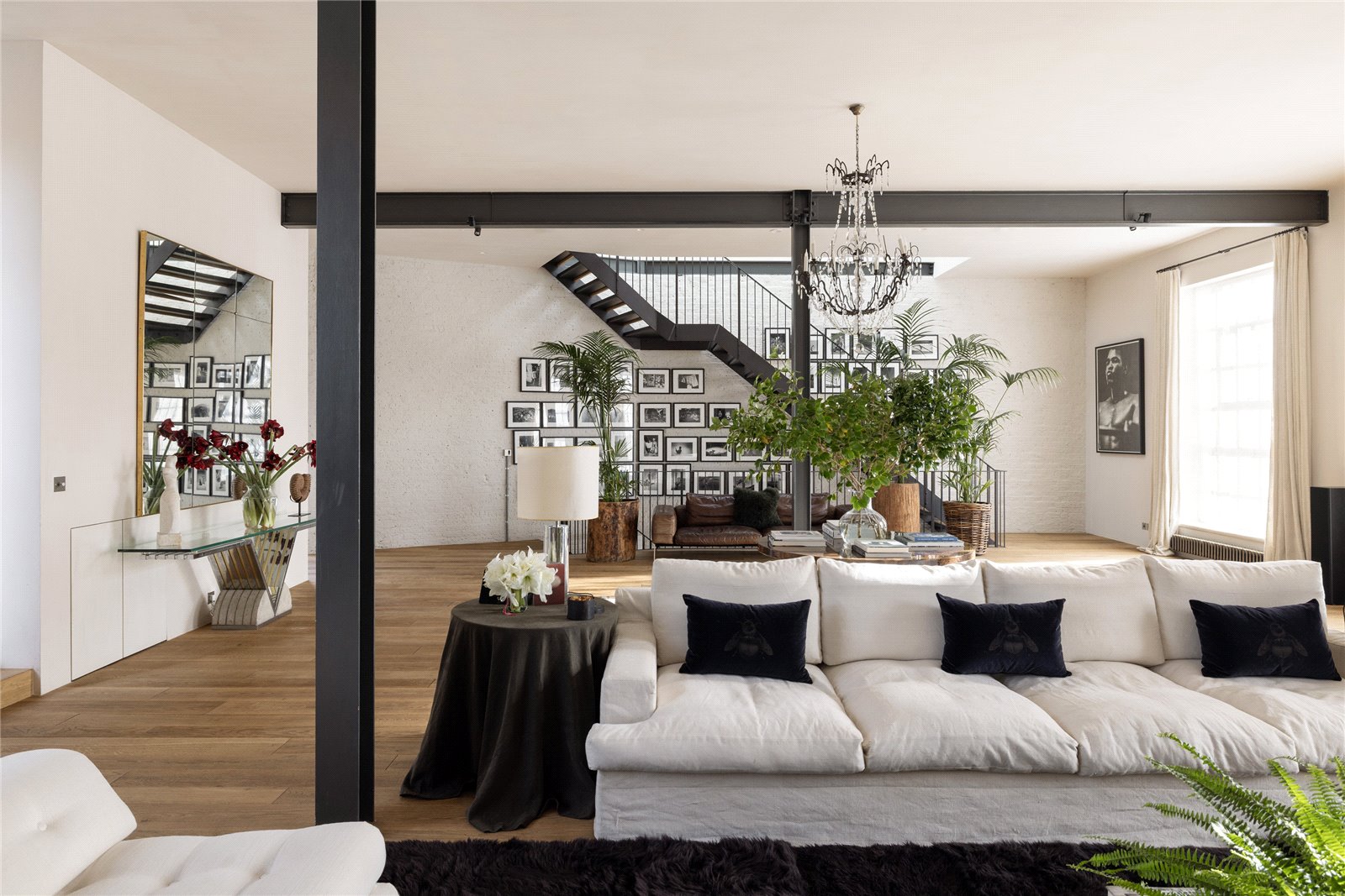 5 bedroom detached house for sale 0