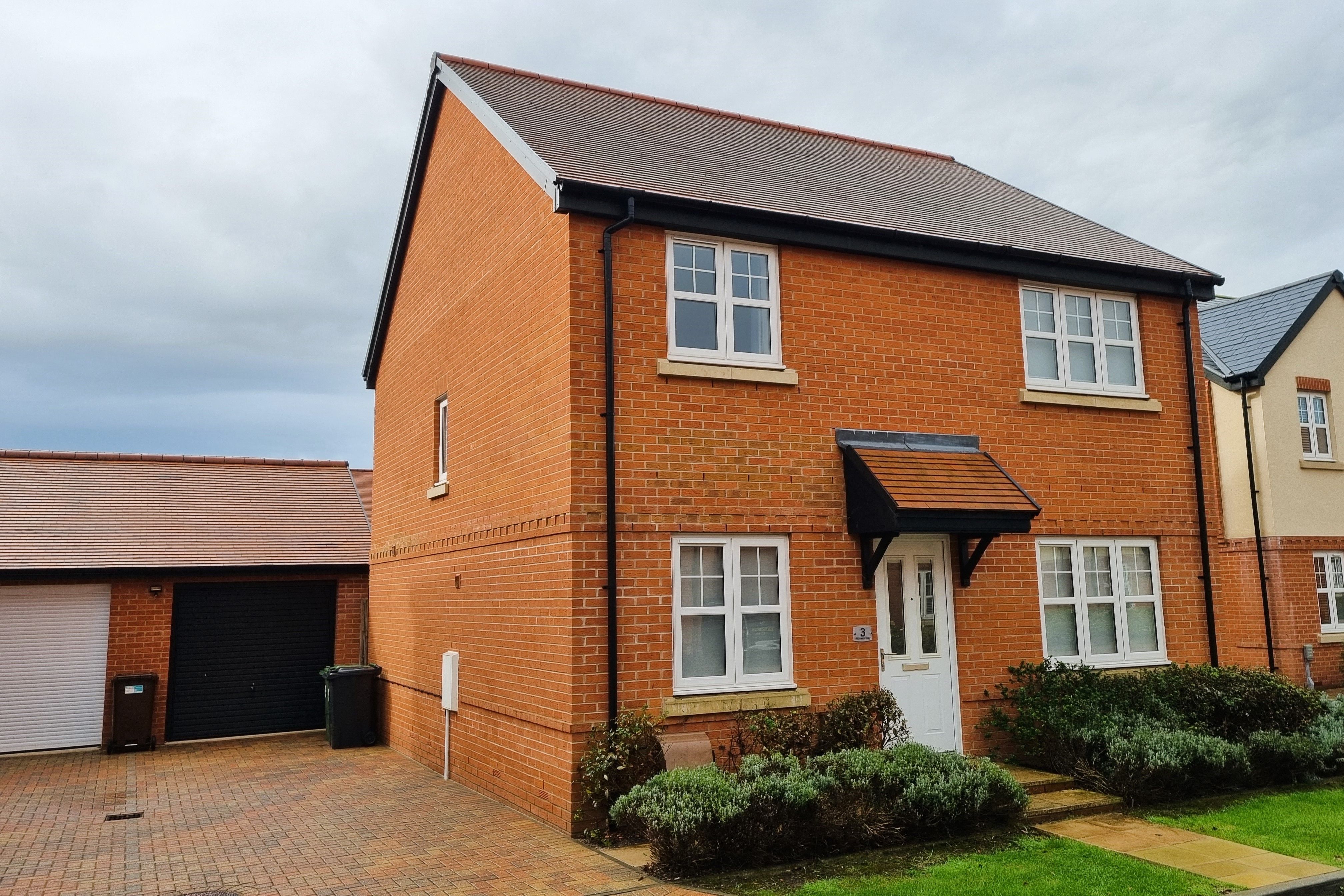 4-bed house on 3, Kidmere Way, Waterlooville, £500,000