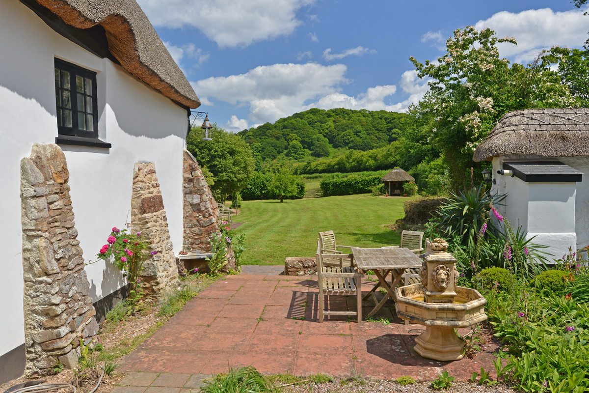 4 bedroom detached house for sale 0