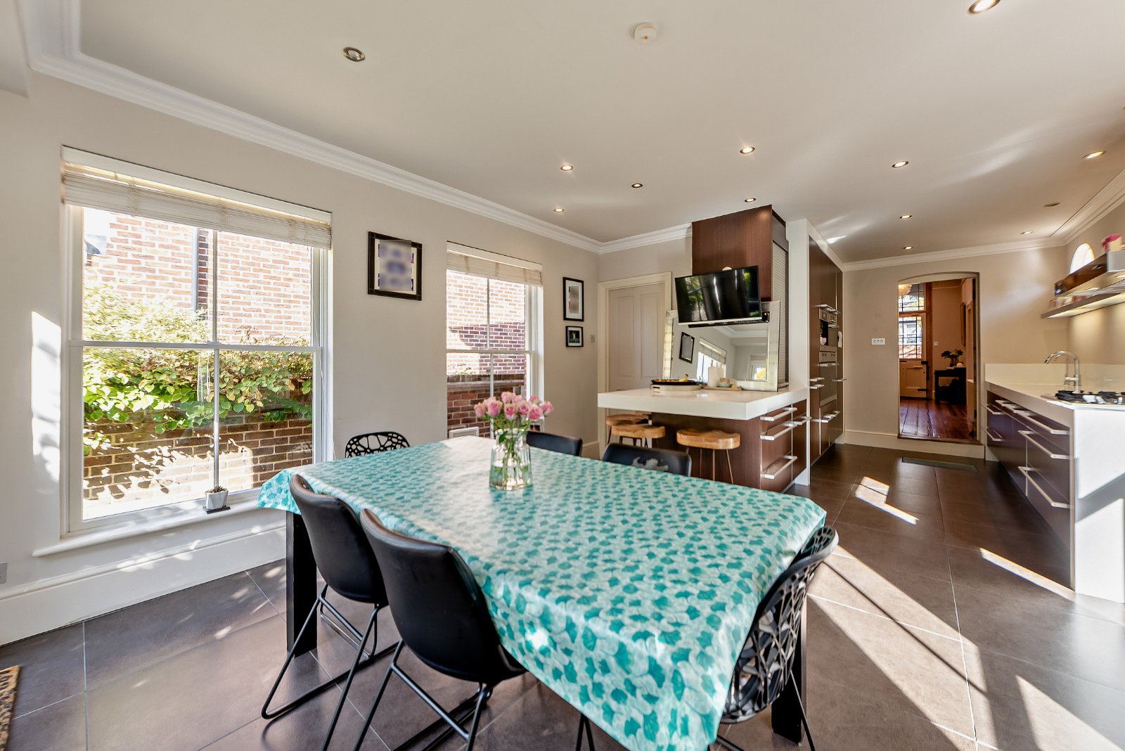 5 bedroom semi-detached house for sale 0