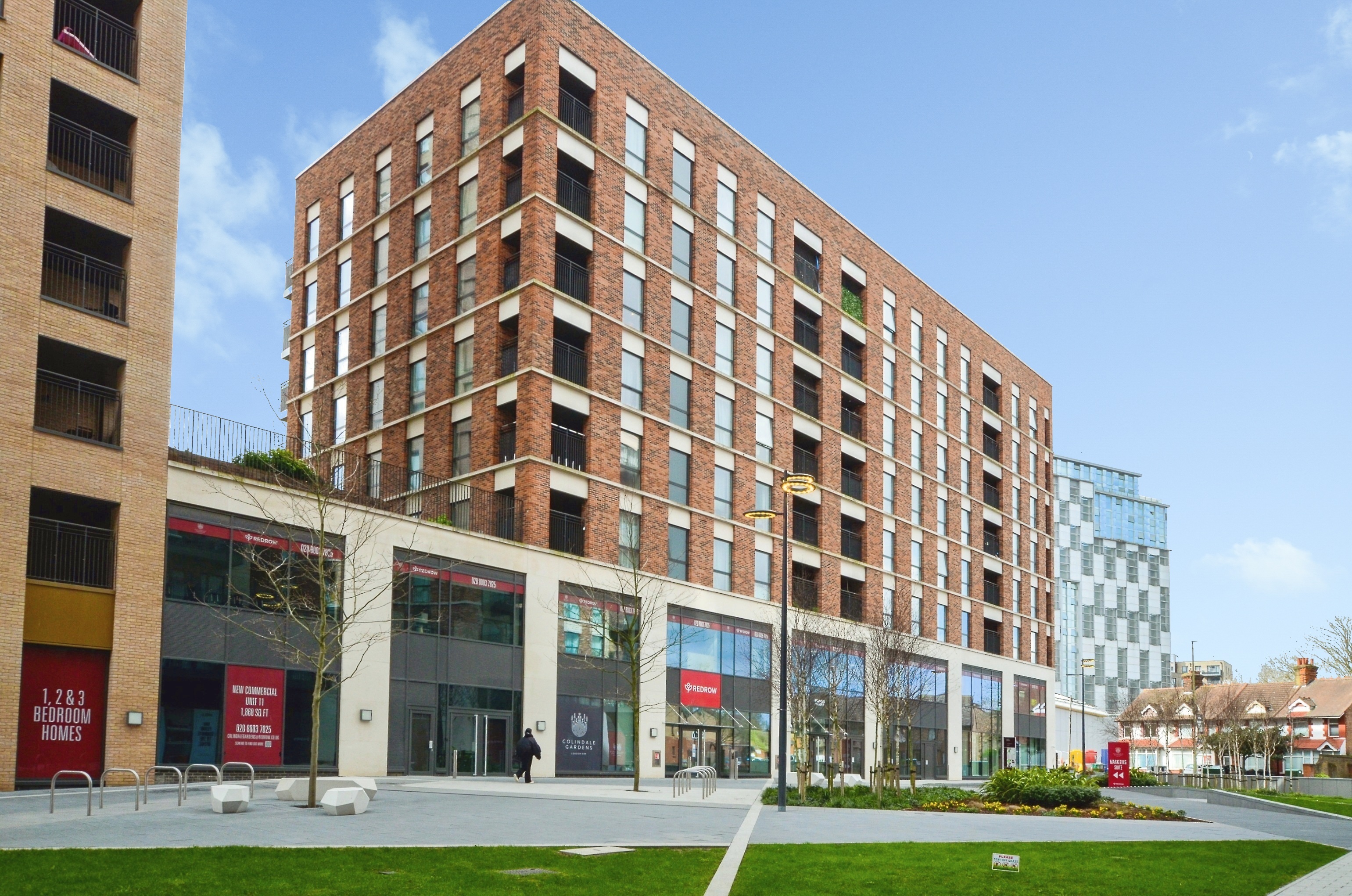 2-bed flat on Flat 3/Bronze House, 3 Aerial Square, London, £435,000