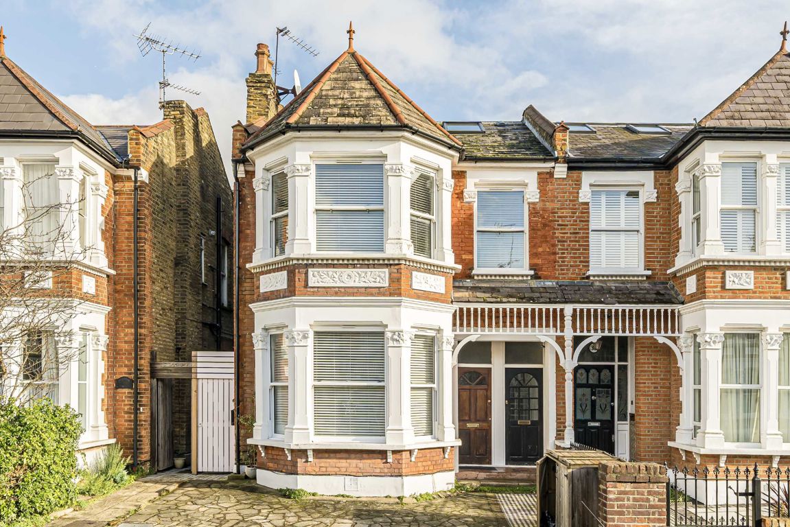 4 bedroom flat for sale 0