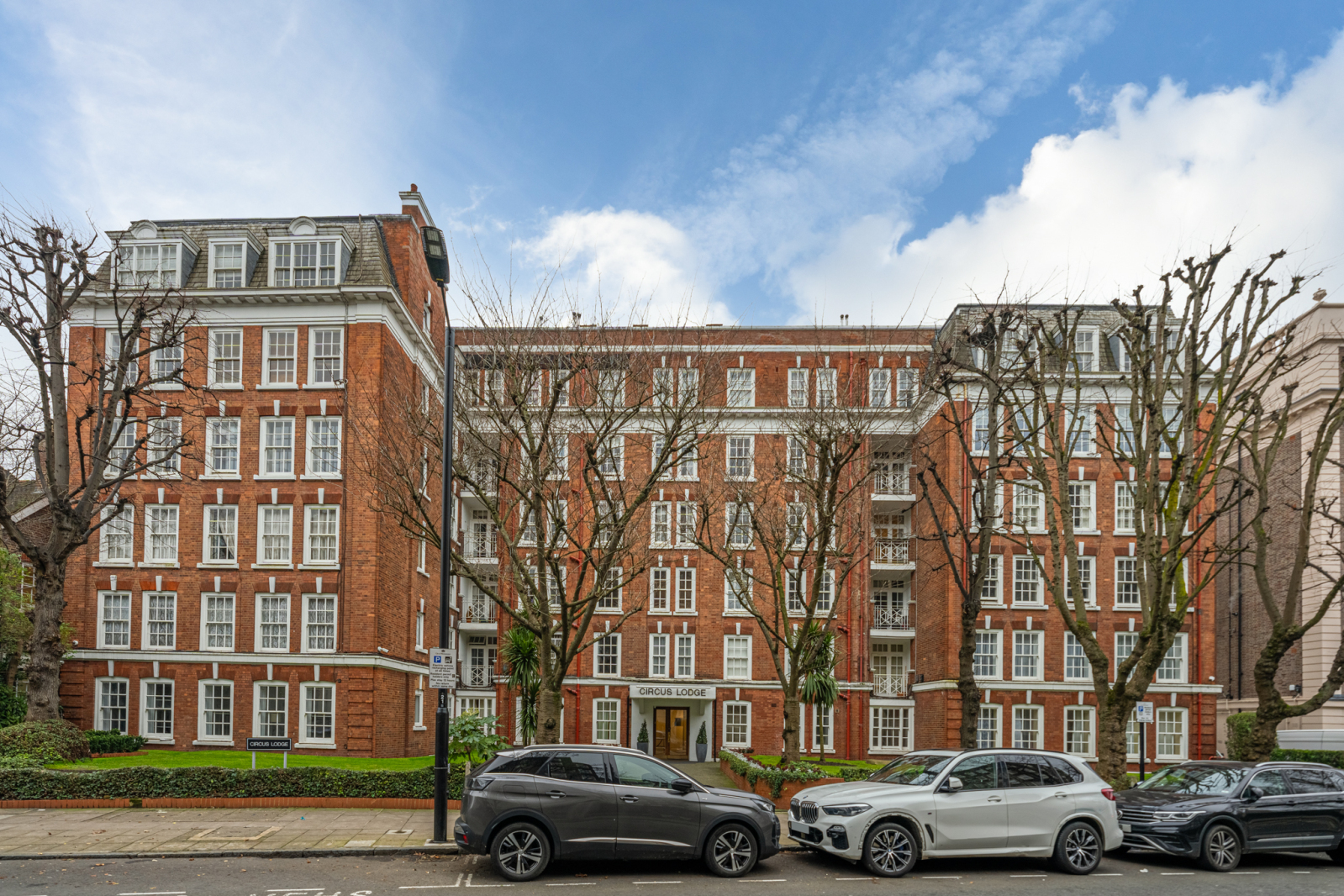 3 bedroom flat for sale 0