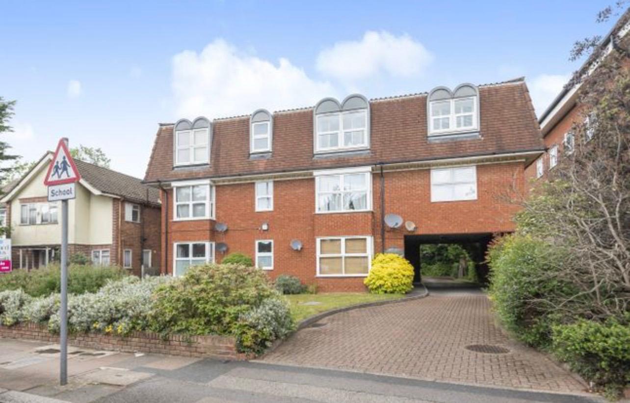 Flat 3, Deerings Court, 91 Oakleigh Road North, London photo 2