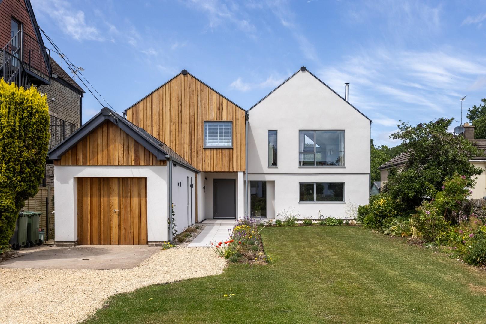 5 bedroom detached house for sale 0