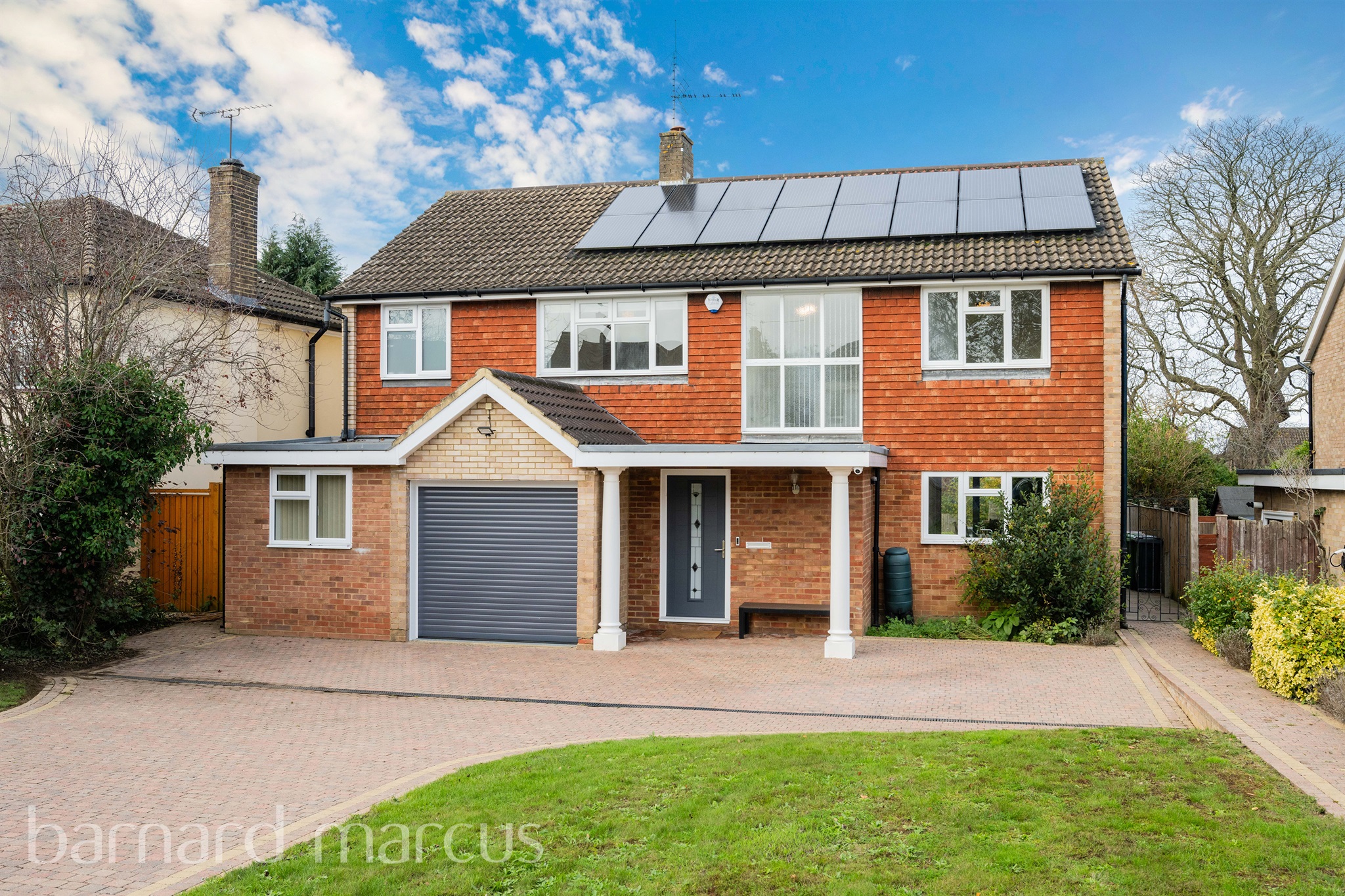 5 bedroom detached house for sale 0