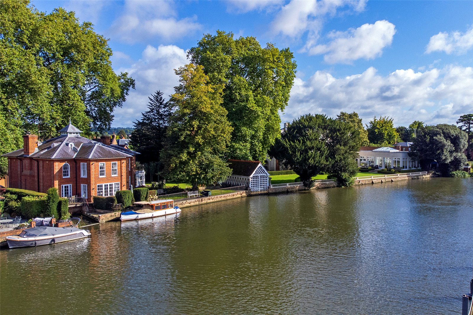 5 bedroom detached house for sale 0