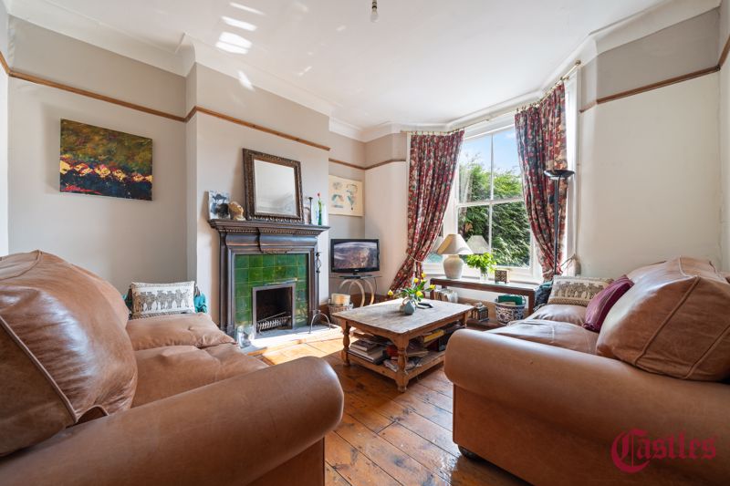 5 bedroom end terrace house for sale