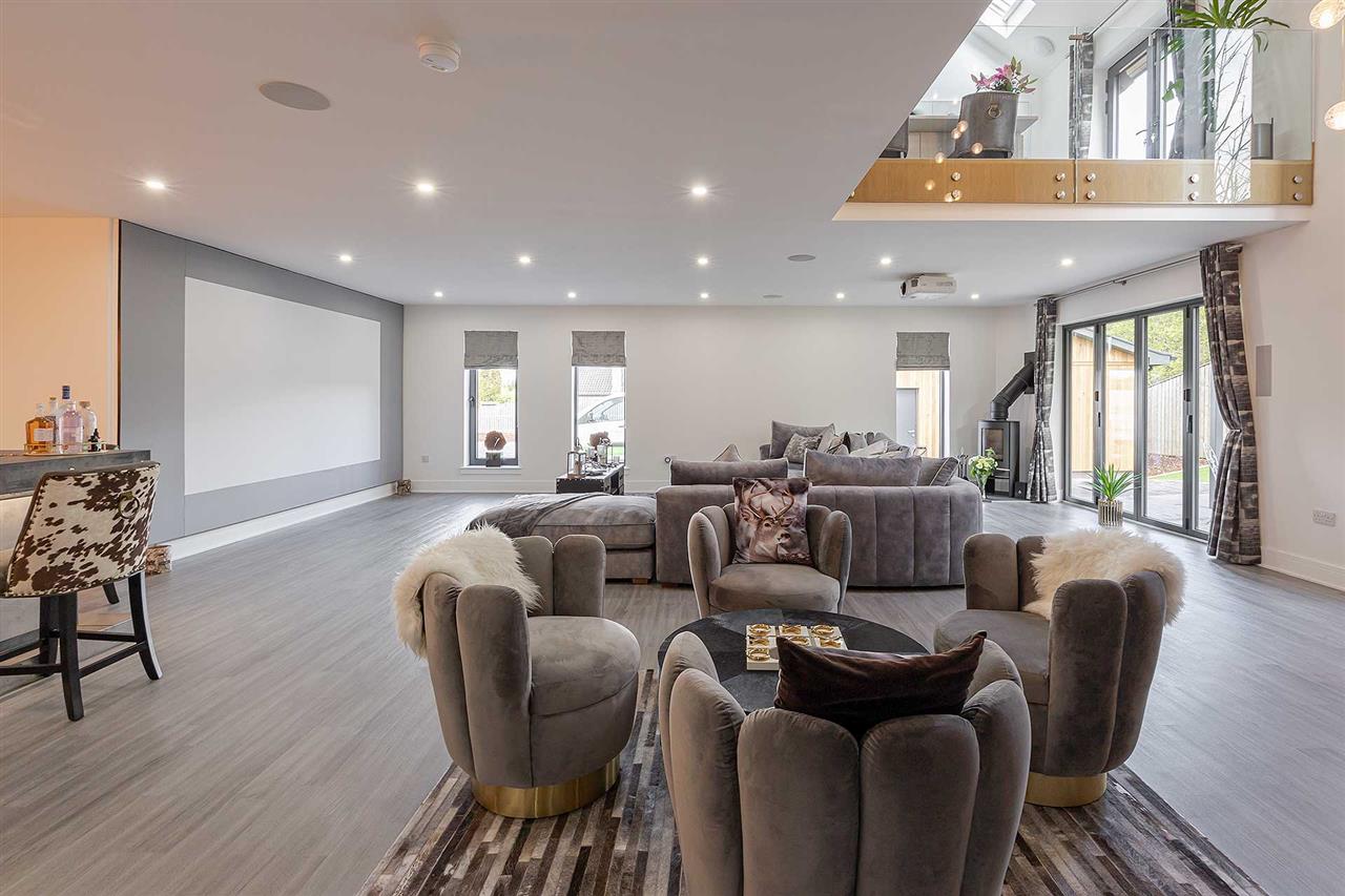 Photos of Oakbank House, Bridgecastle Cottages, Bridgecastle EH48