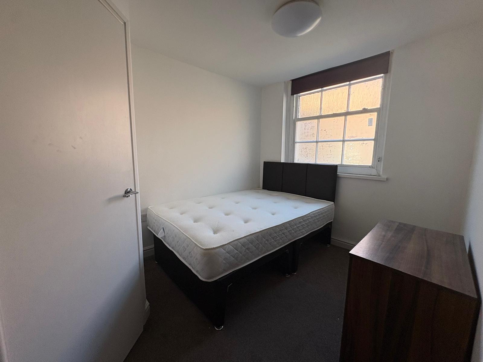Room 201, Harts House, Wigan photo 4