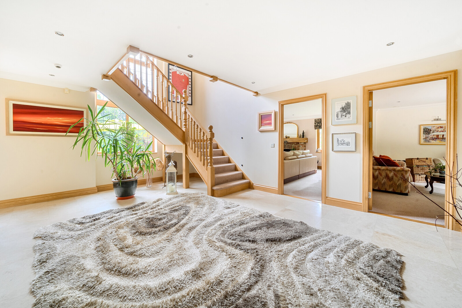 6 bedroom detached house for sale 0