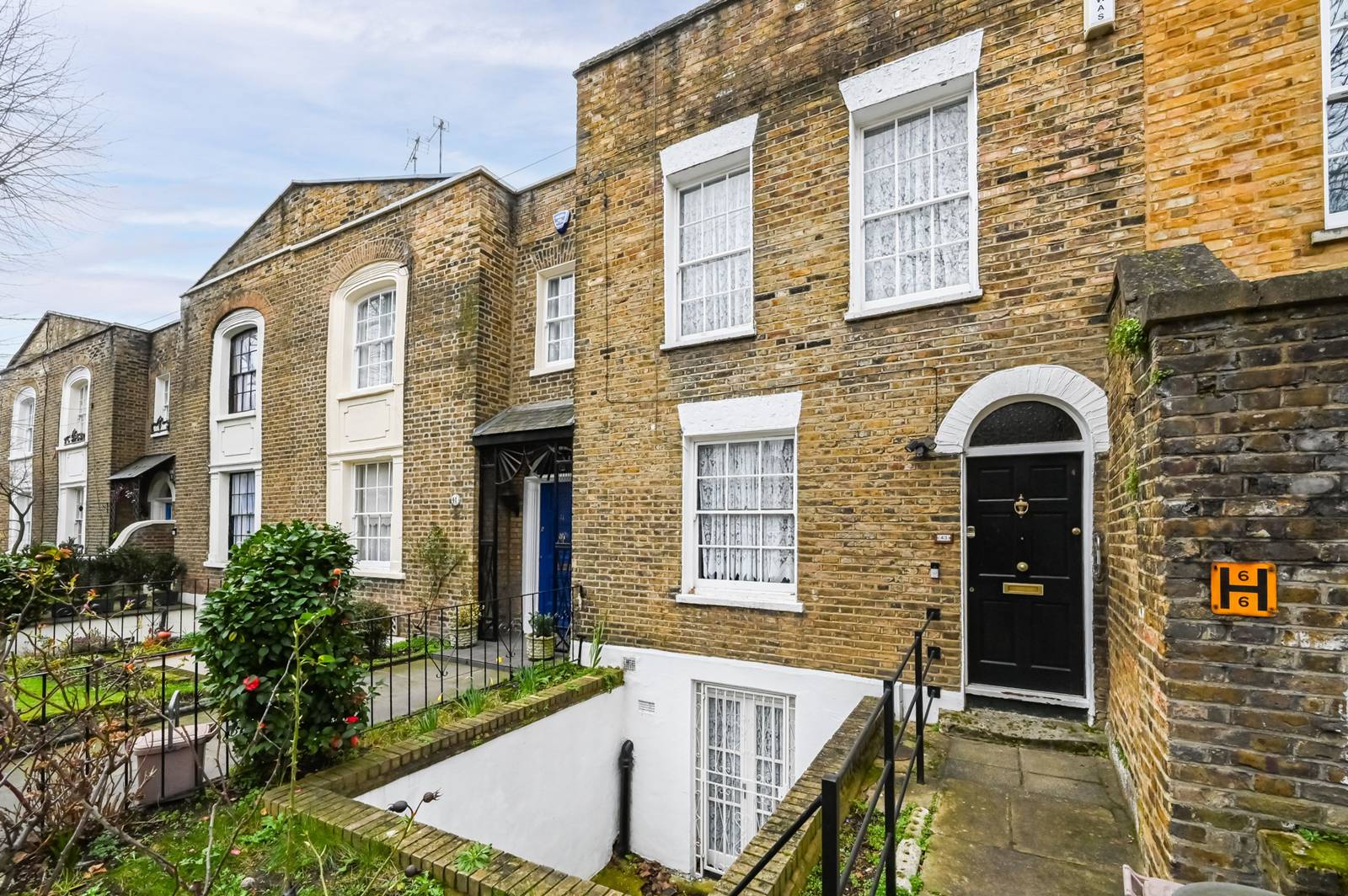 5 bedroom terraced house for sale