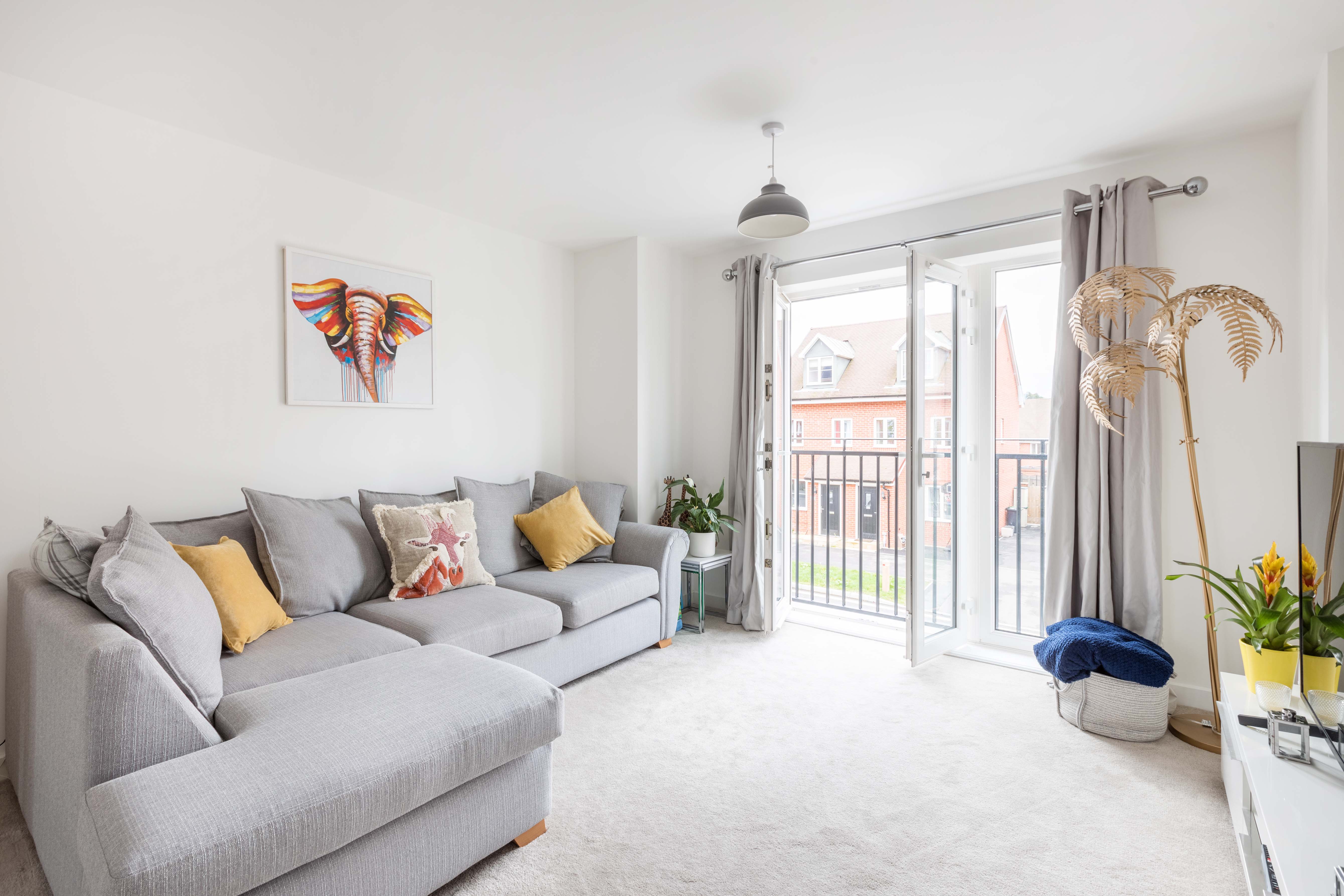 Free property report Flat 6, Pintail Court, 11 ber Street, Horley, RH6 8NR Chimnie