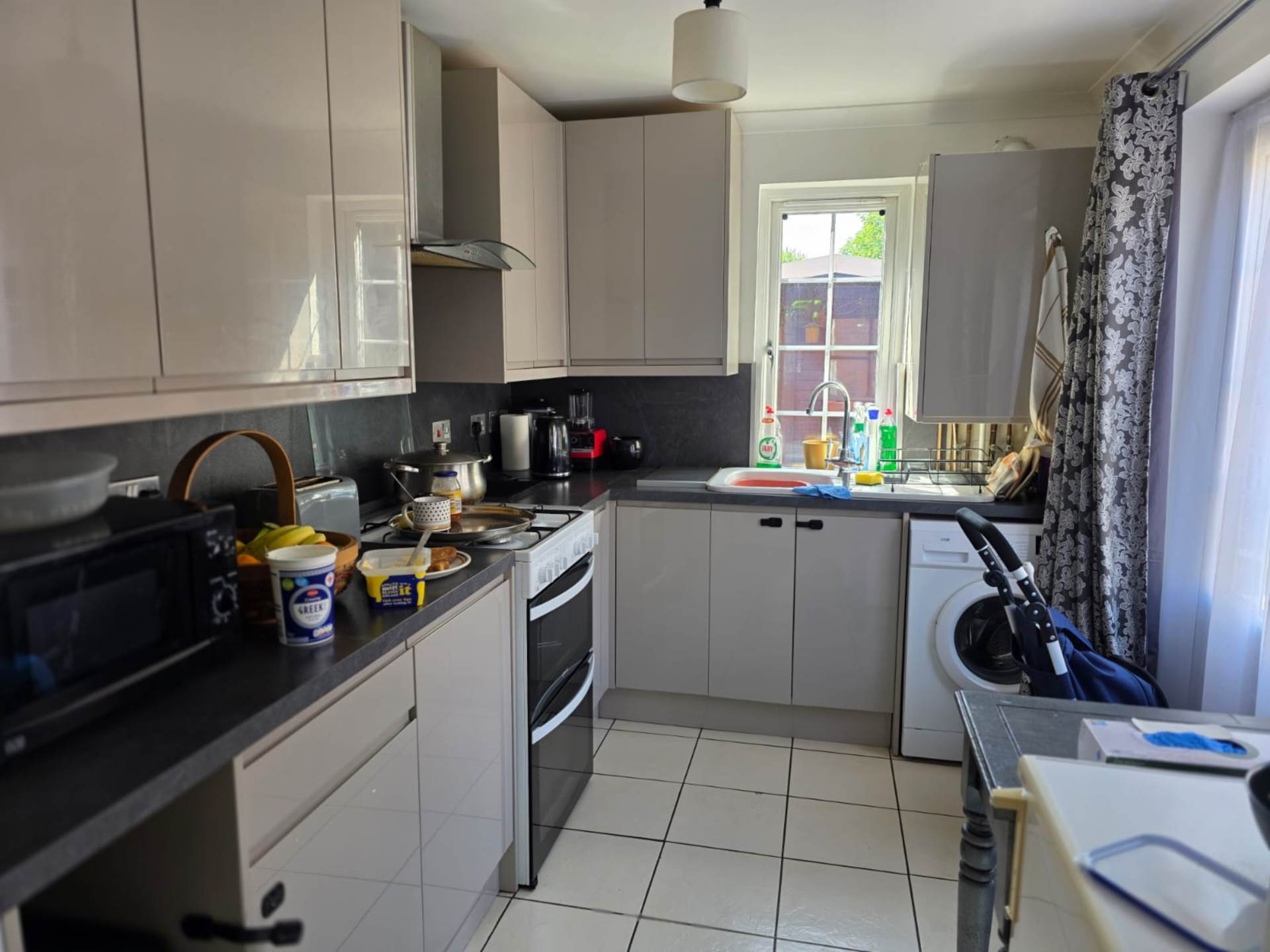 5, Hawksmoor Close, London photo 4