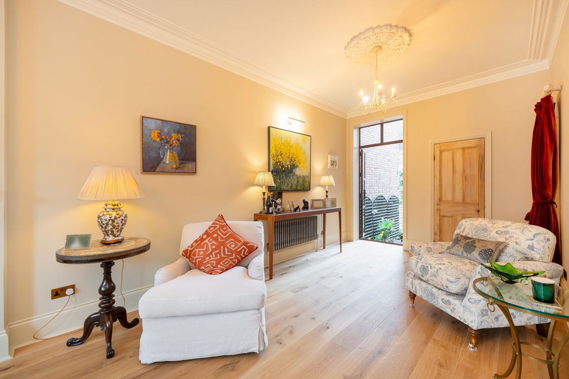 5 bedroom property for sale 0